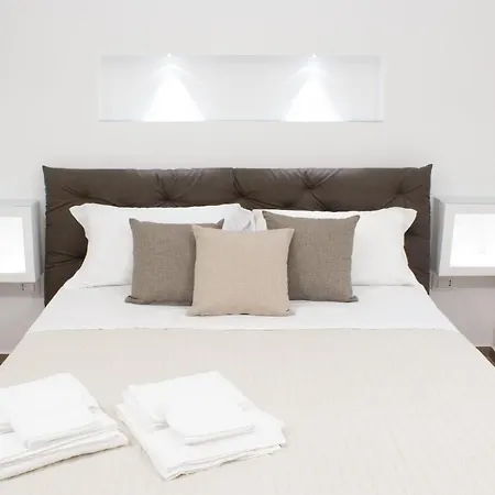 Cortile Osterio Xiv شقة