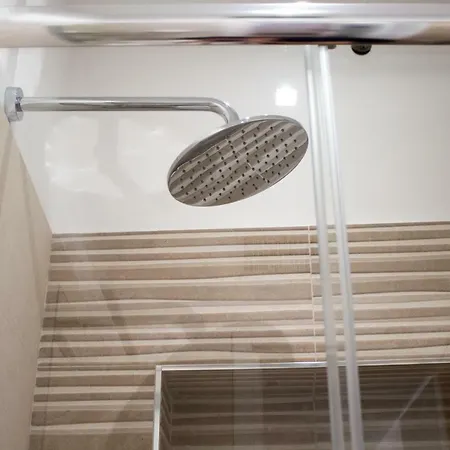 Cortile Osterio Xiv *